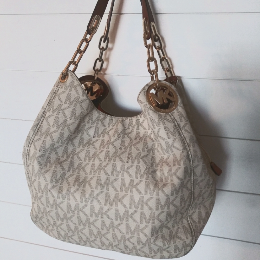 Michael Kors MK Signature Fulton Shoulder Bag
